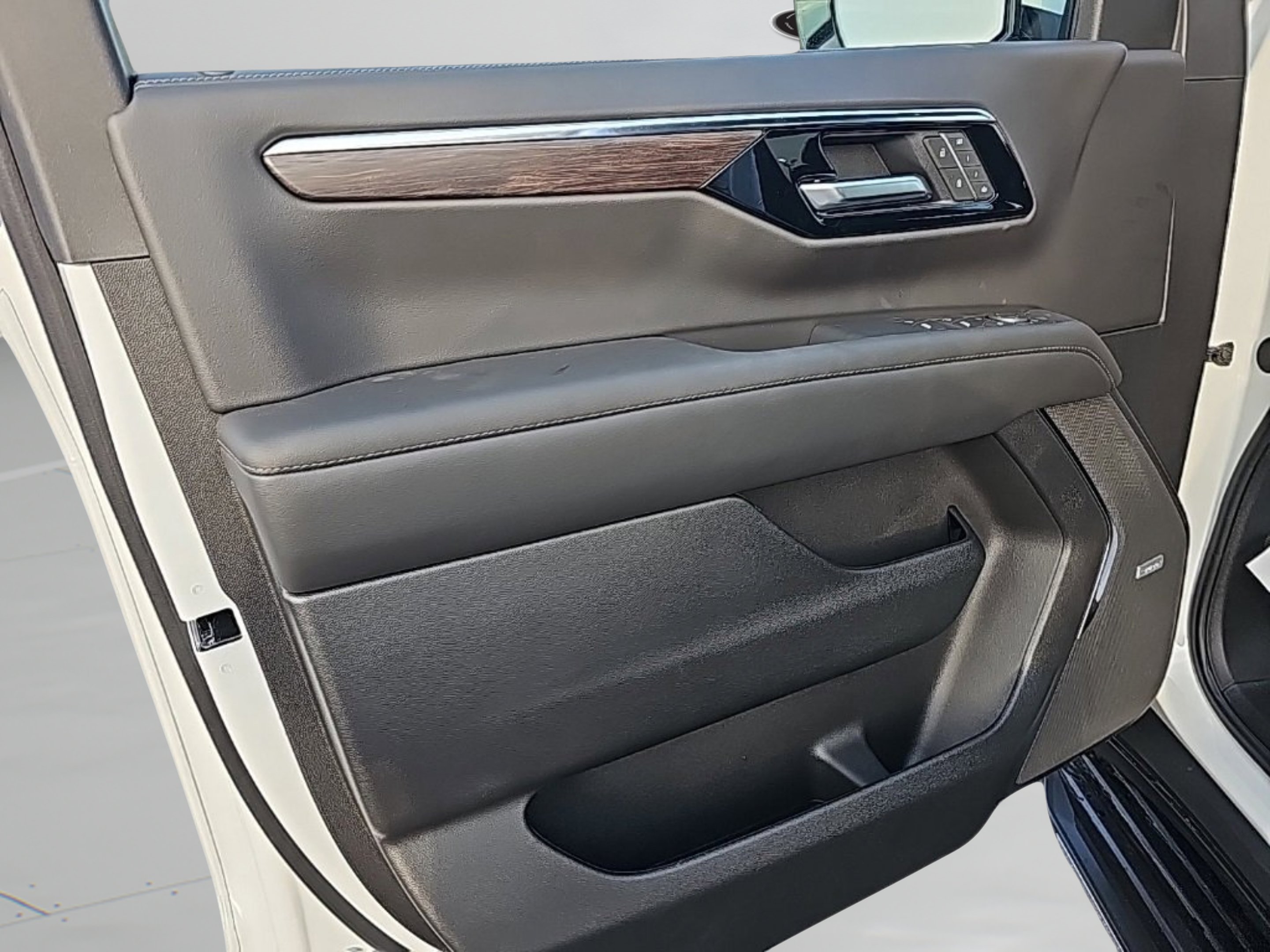 2026 Chevrolet Tahoe LT - Photo 18