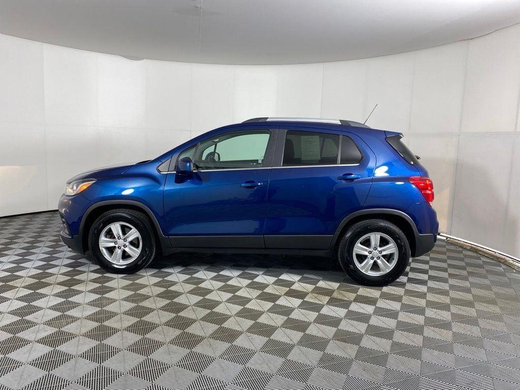 Used 2020 Pacific Blue Metallic Chevrolet LT image 6