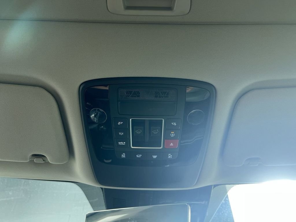 New 2026 Ceramic Silver Kia SX image 19