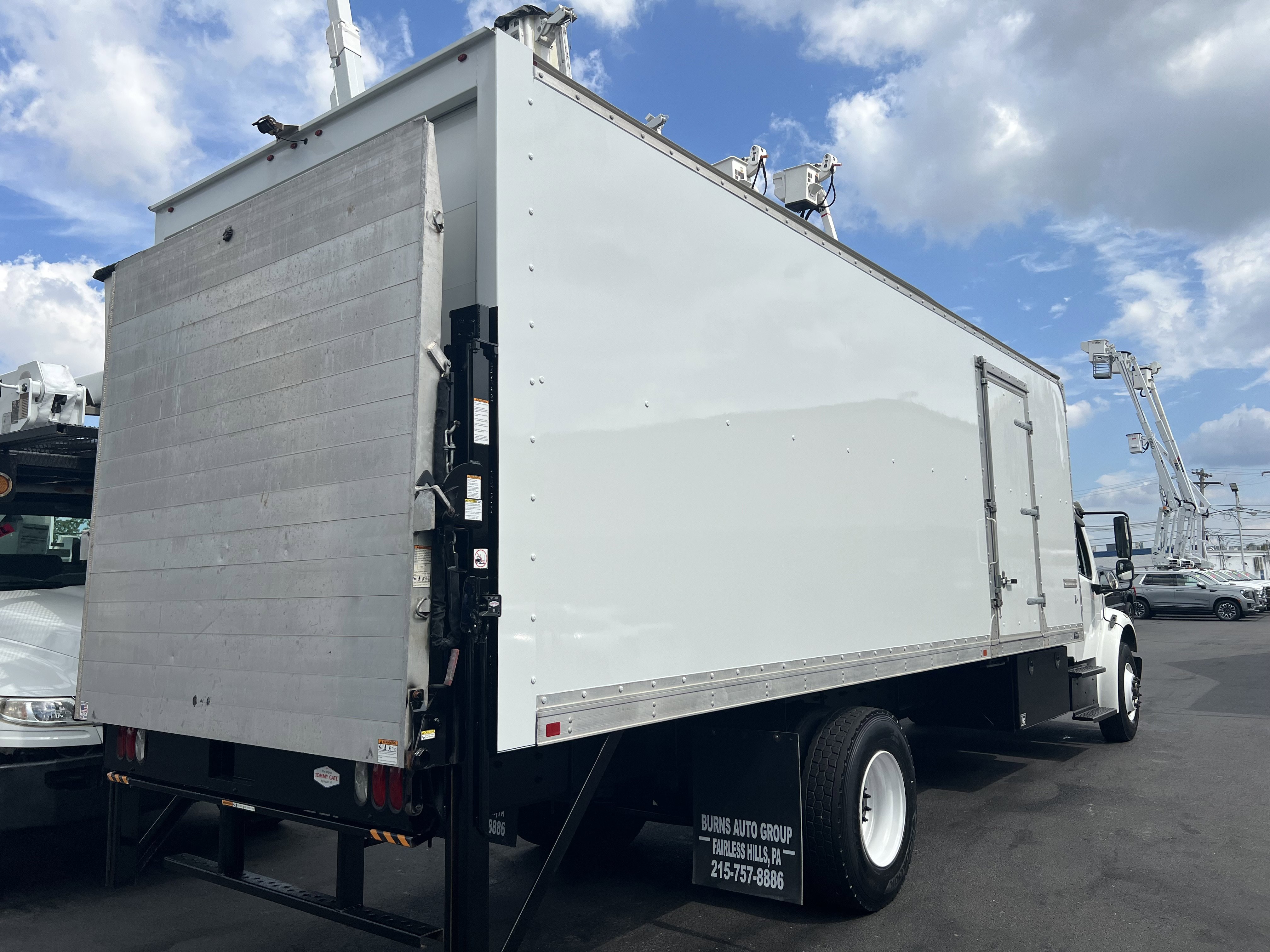 2019 Freightliner M2 106 Medium Duty photo 2