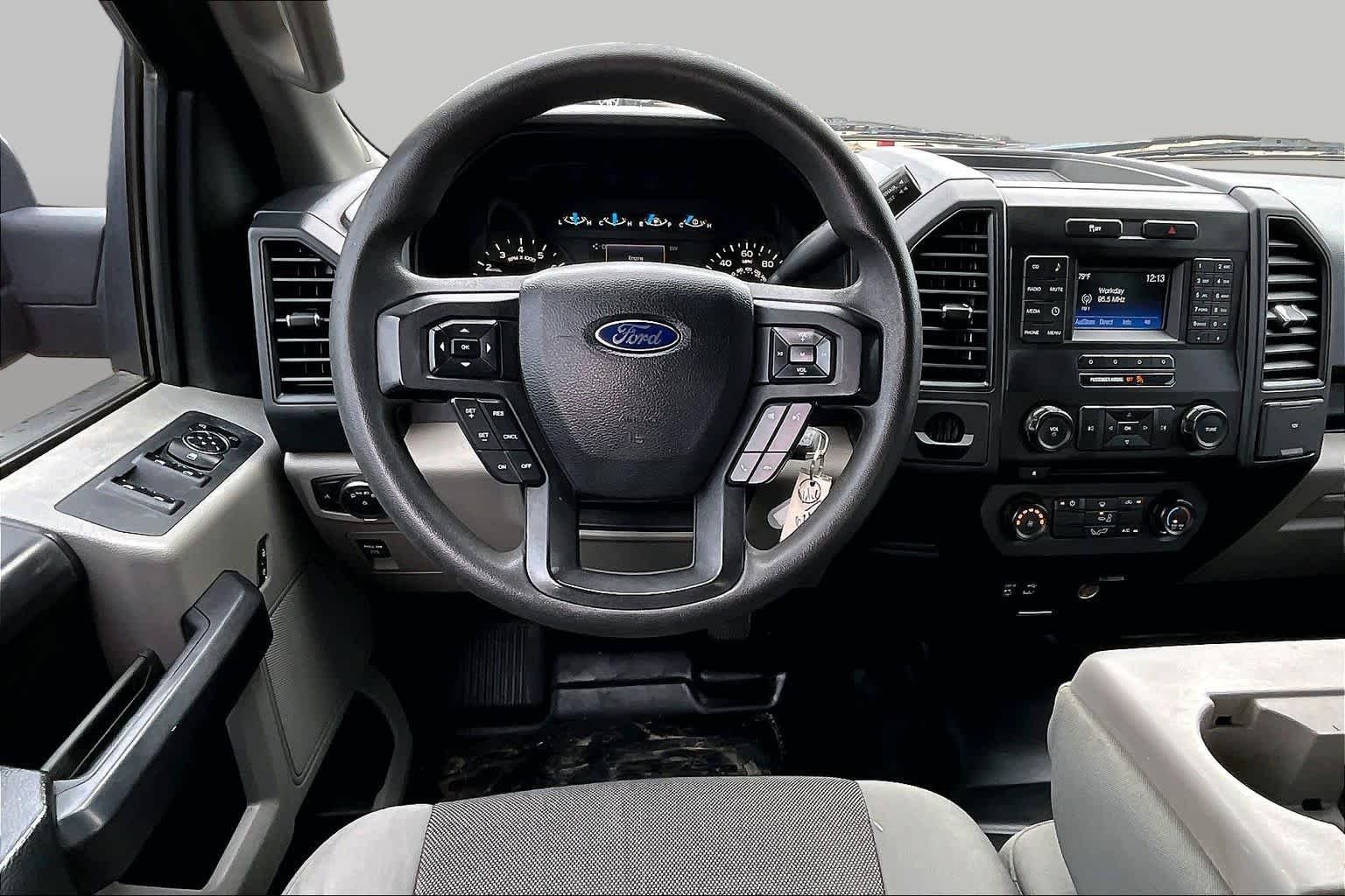 Used 2015 Magnetic Metallic Ford XL image 6