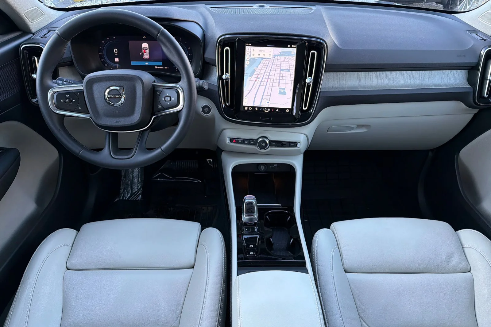 Used 2023 ONYX BLACK Volvo Plus Dark Theme image 11