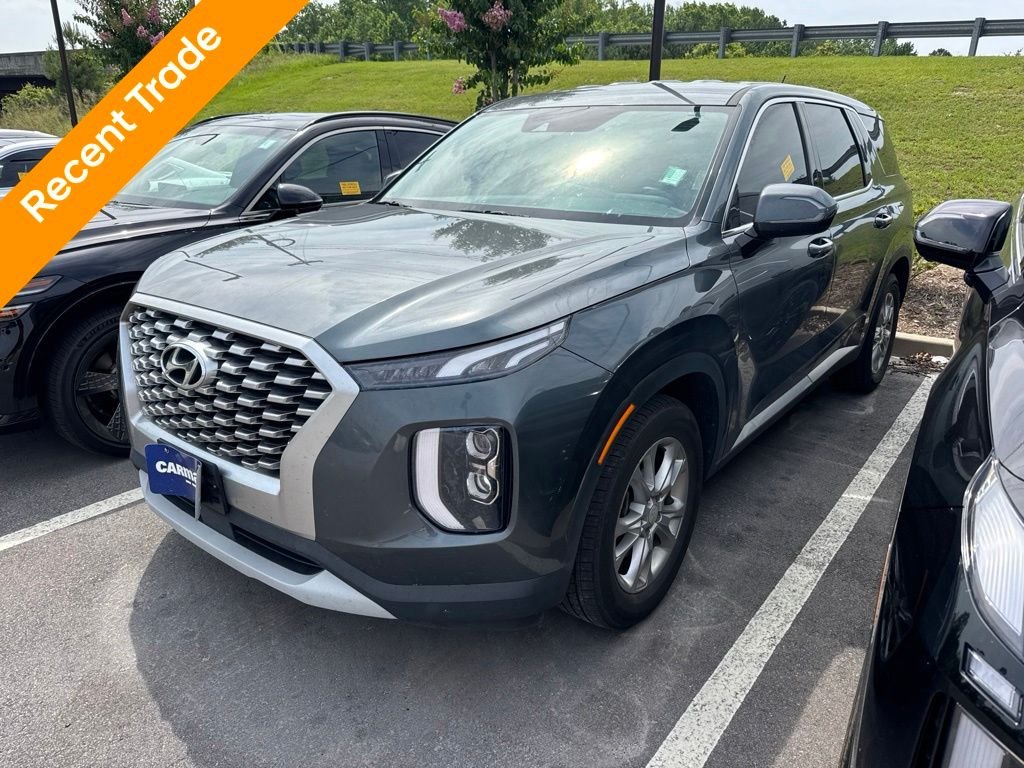 Used 2022 Gray Hyundai SE image 1