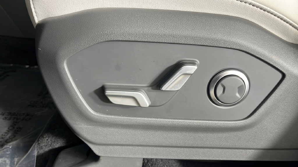 New 2026 Gray Hyundai SEL image 34
