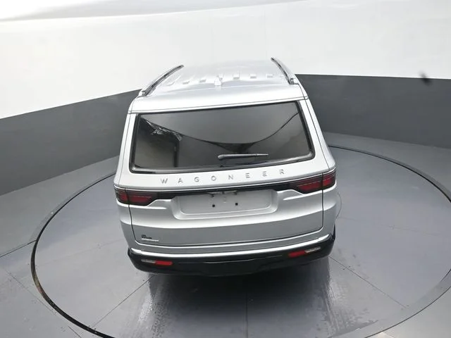 Used 2023 Silver Jeep Base image 16