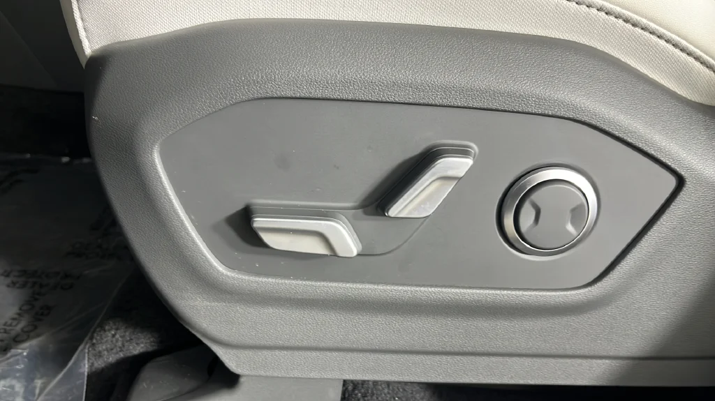 New 2026 Gray Hyundai SEL image 34