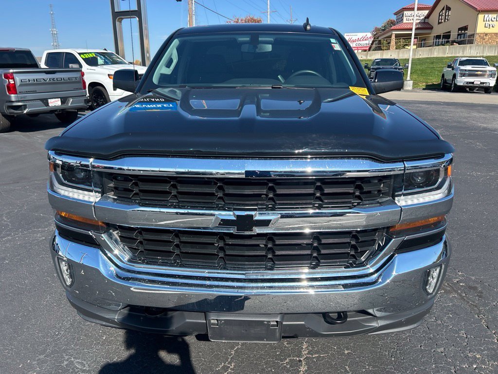Used 2017 Chevrolet Silverado 1500 LT with VIN 3GCUKREC2HG130260 for sale in Kansas City