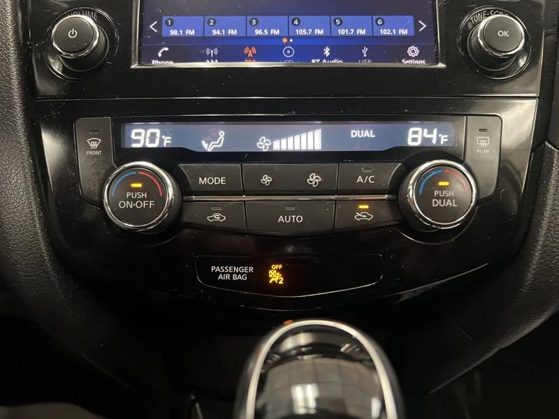 Used 2018 Silver Nissan SV image 29