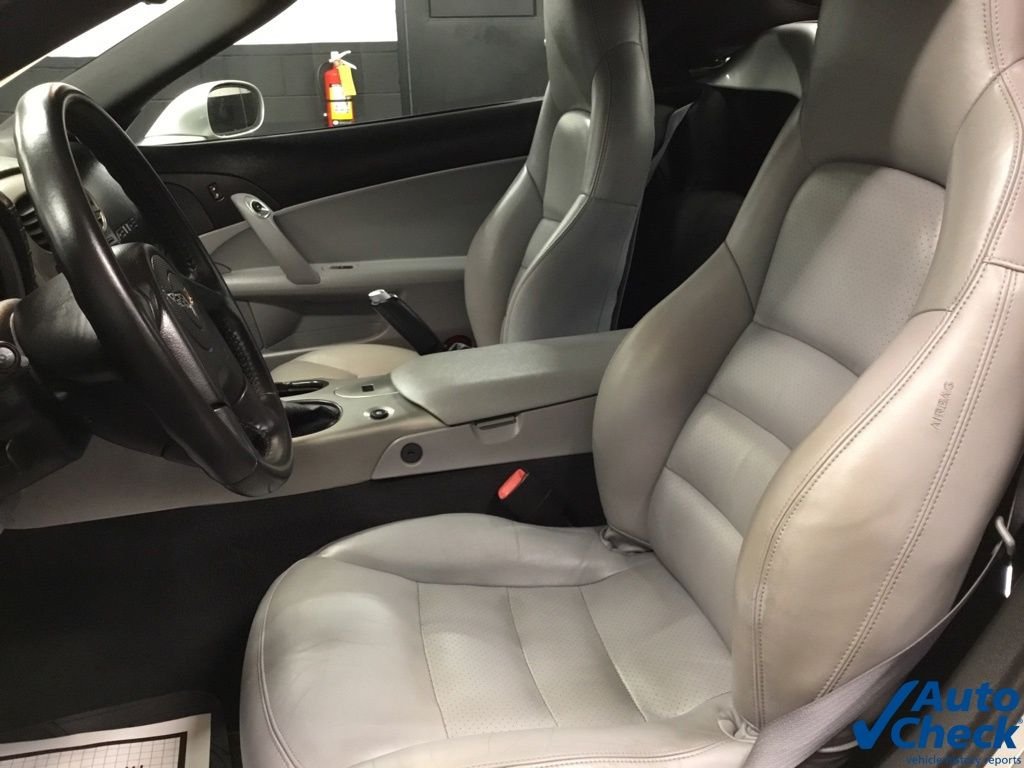 2005 Chevrolet Corvette Base - Photo 32