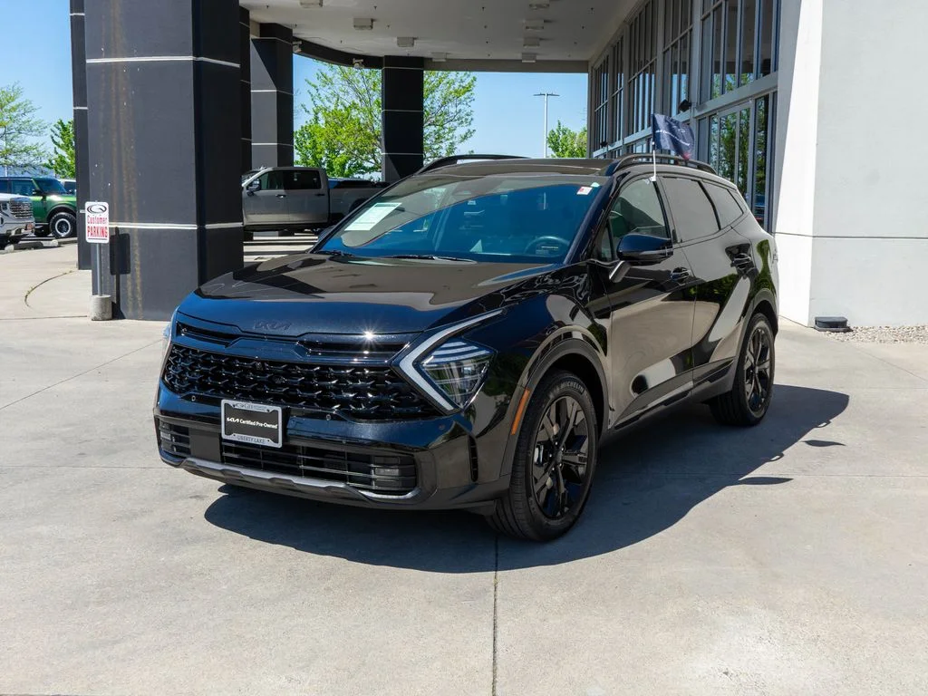 Used 2025 Black Kia X-Line Prestige image 3