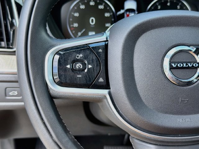Used 2019 Gray Metallic Volvo Inscription image 38
