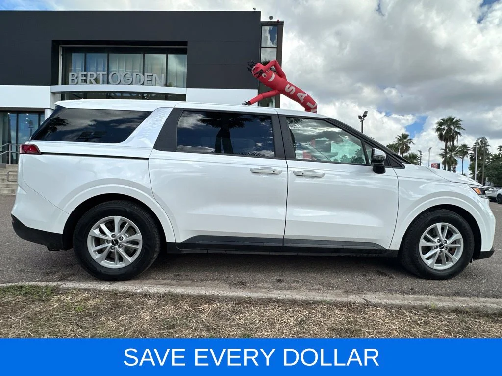 Used 2024 White Kia LX image 3