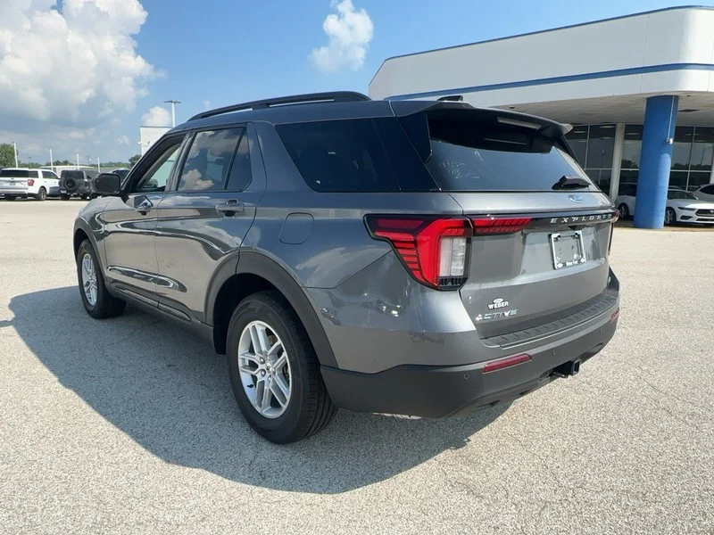 New 2026 Carbonized Gray Metallic Ford Active w/100A Pkg 4WD image 3