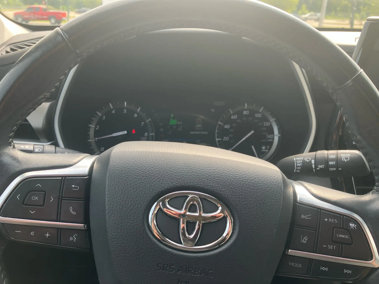 Used 2020 Blizzard Pearl Toyota XLE image 15
