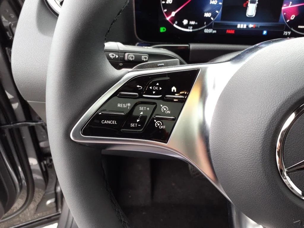 Used 2025 Mountain Grey Met Mercedes-Benz GLA 250 image 15