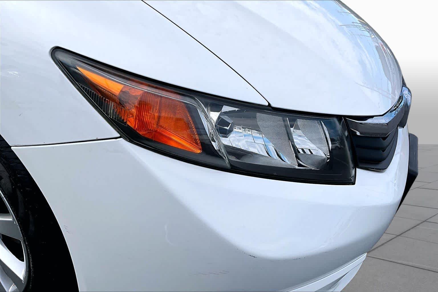 Used 2012 Taffeta White Honda EX-L image 27