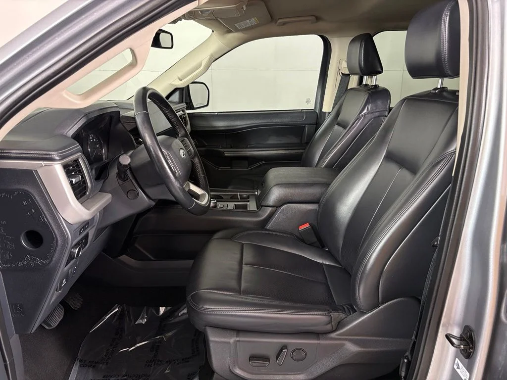Used 2024 Silver Ford XLT image 18