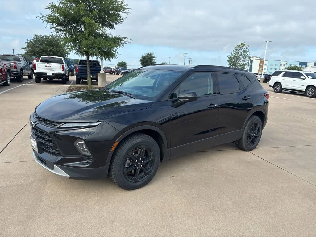 2023 Chevrolet Blazer 2.0T 2LT FWD's photo