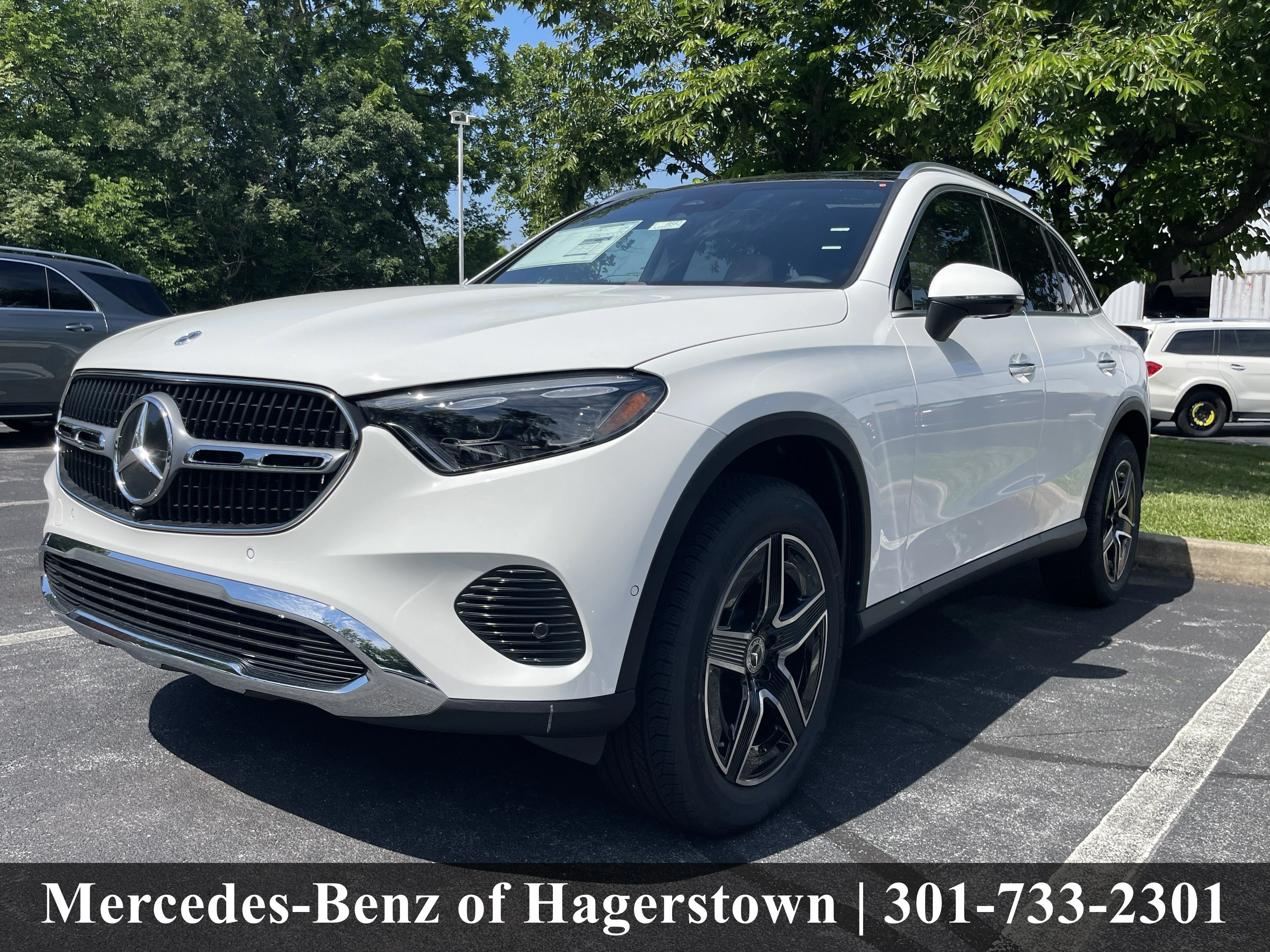 New 2026 Polar White Mercedes-Benz GLC 300 4MATIC® SUV image 3