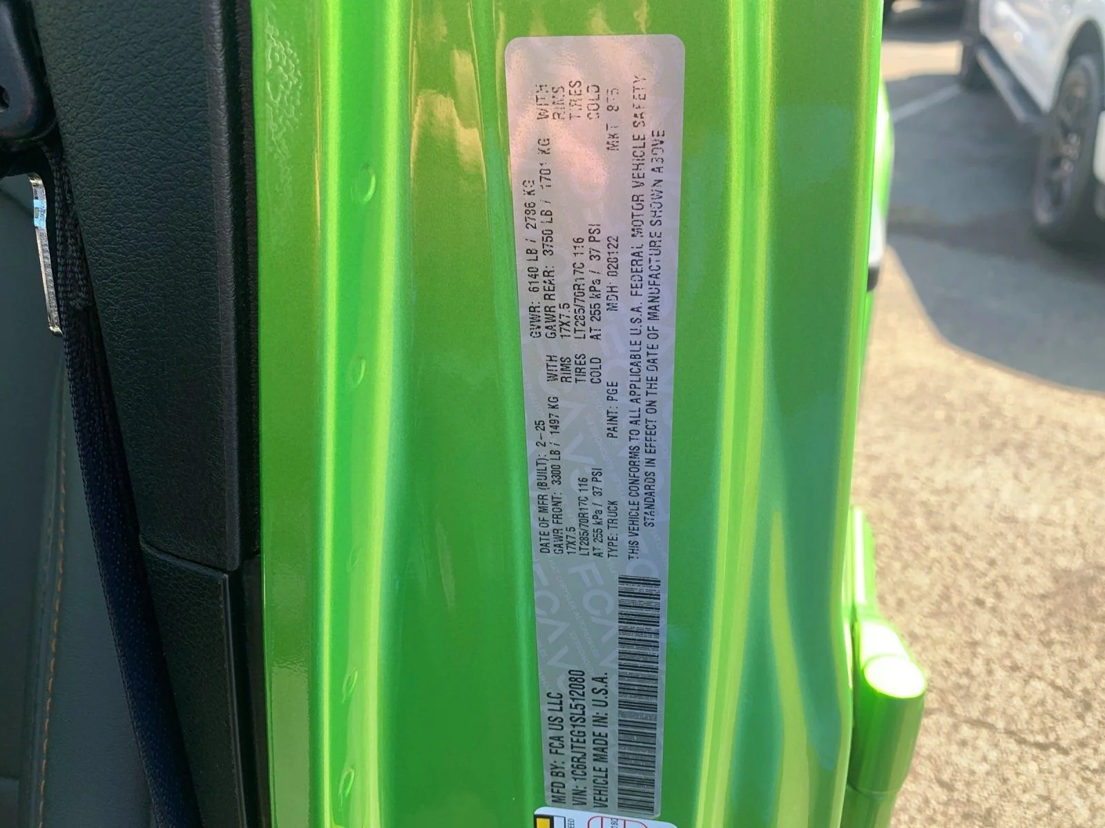 Used 2025 Green Jeep Mojave X image 32