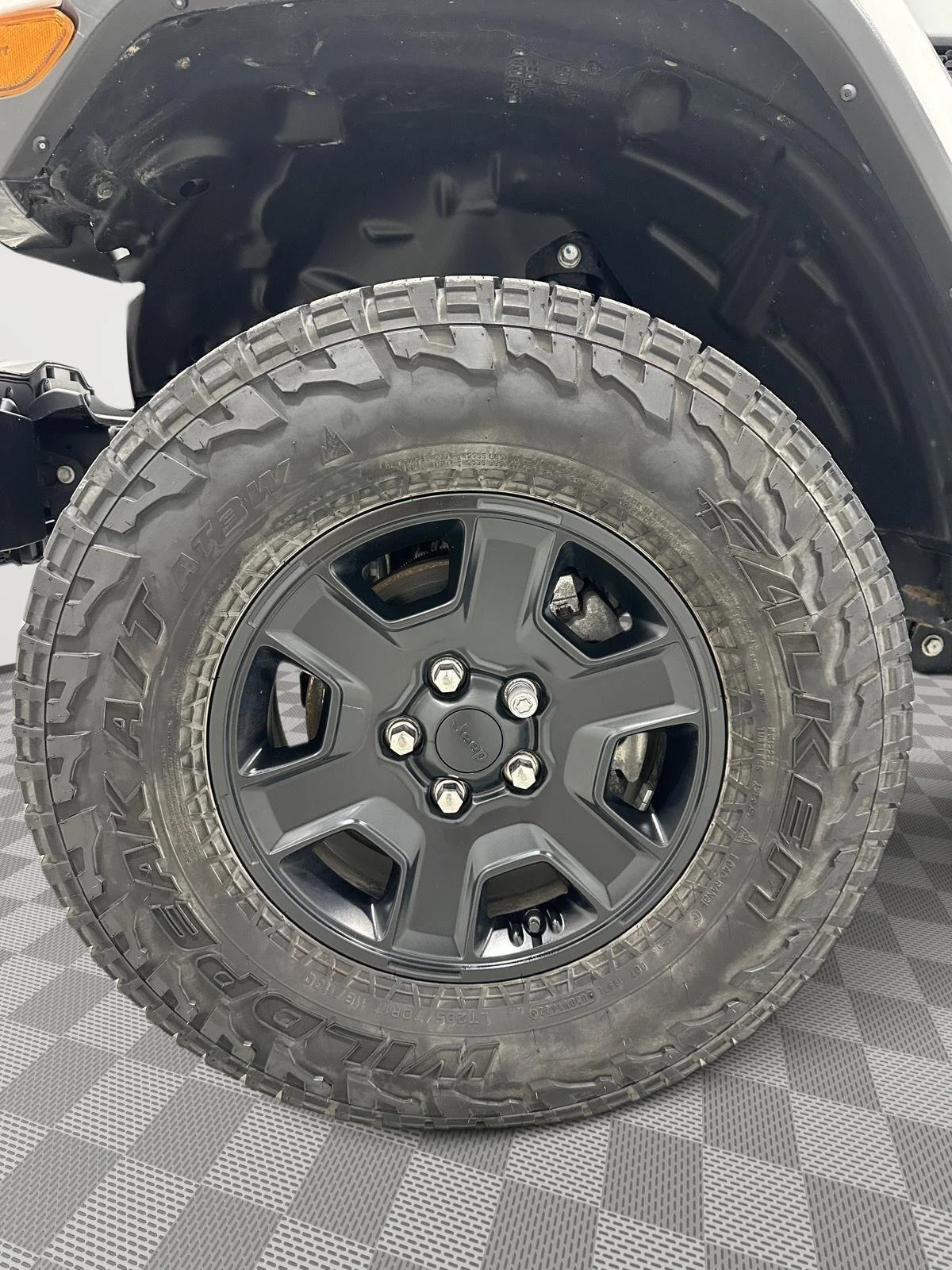 Used 2023 Bright White Jeep Mojave image 26