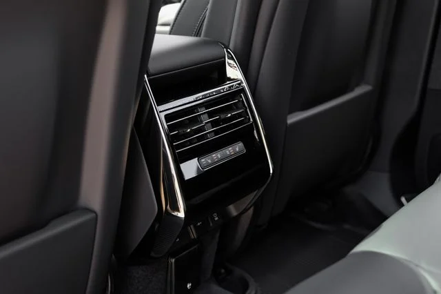 New 2026 Fuji White Land Rover SE image 48