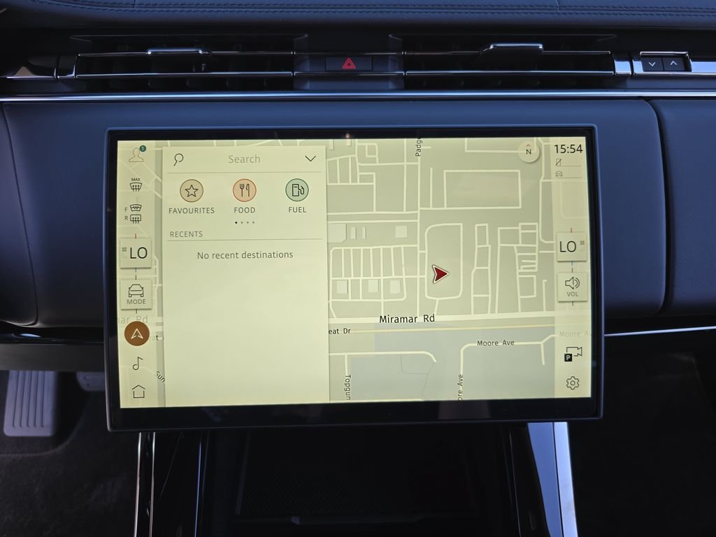 New 2026 Fuji White Land Rover SE image 23