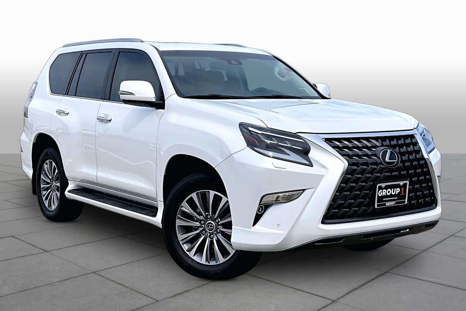 Used 2020 Starfire Pearl Lexus Luxury image 3