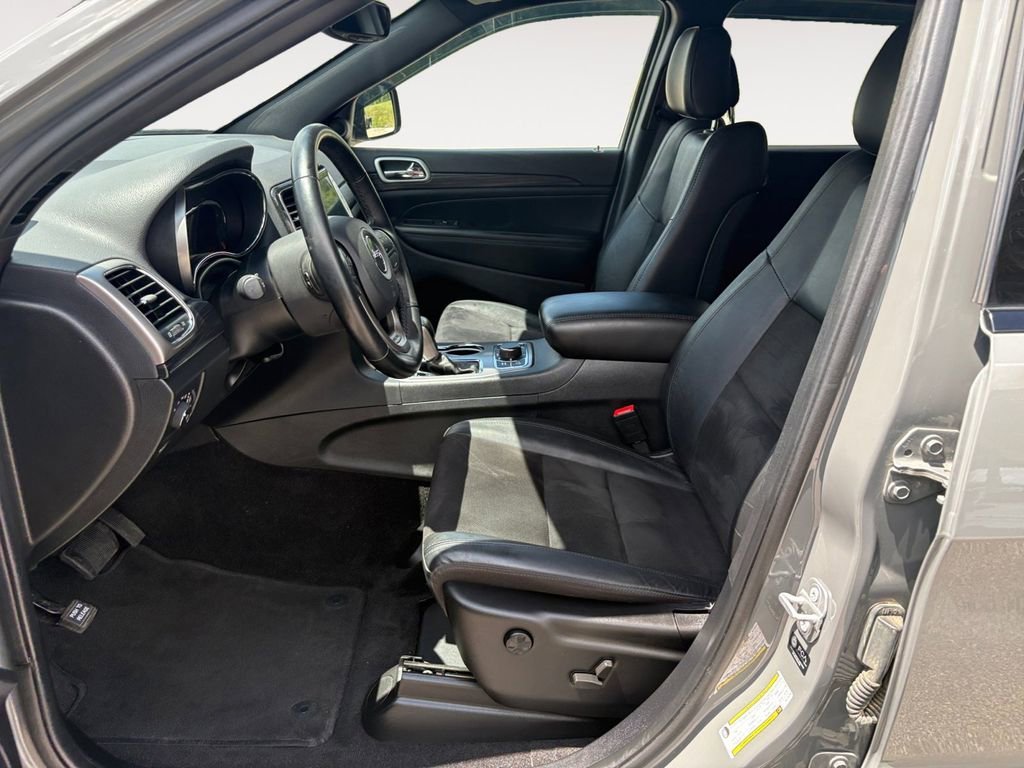 Used 2022 Sting-Gray Clearcoat Jeep Laredo X image 20