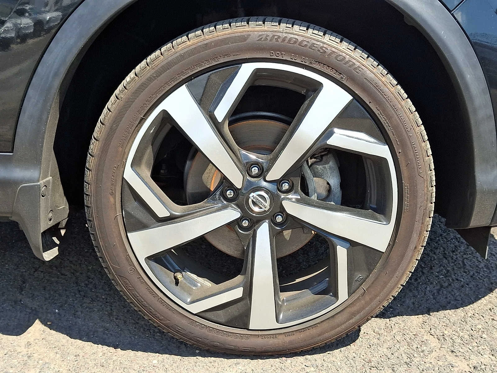 Used 2022 Black Nissan SL AWD Xtronic CVT image 8
