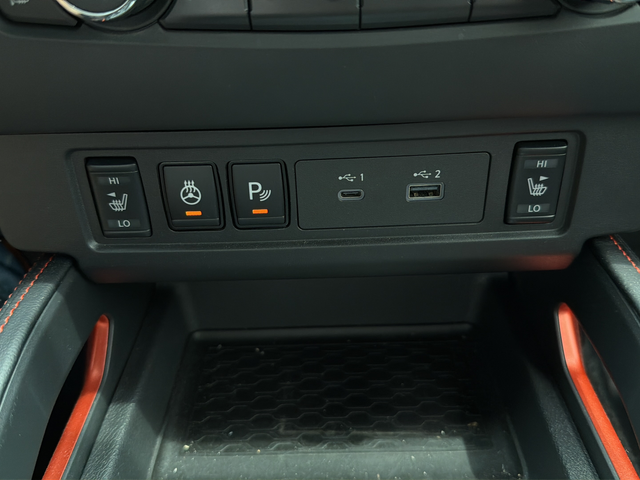 Used 2025 Green Nissan PRO-4X image 13