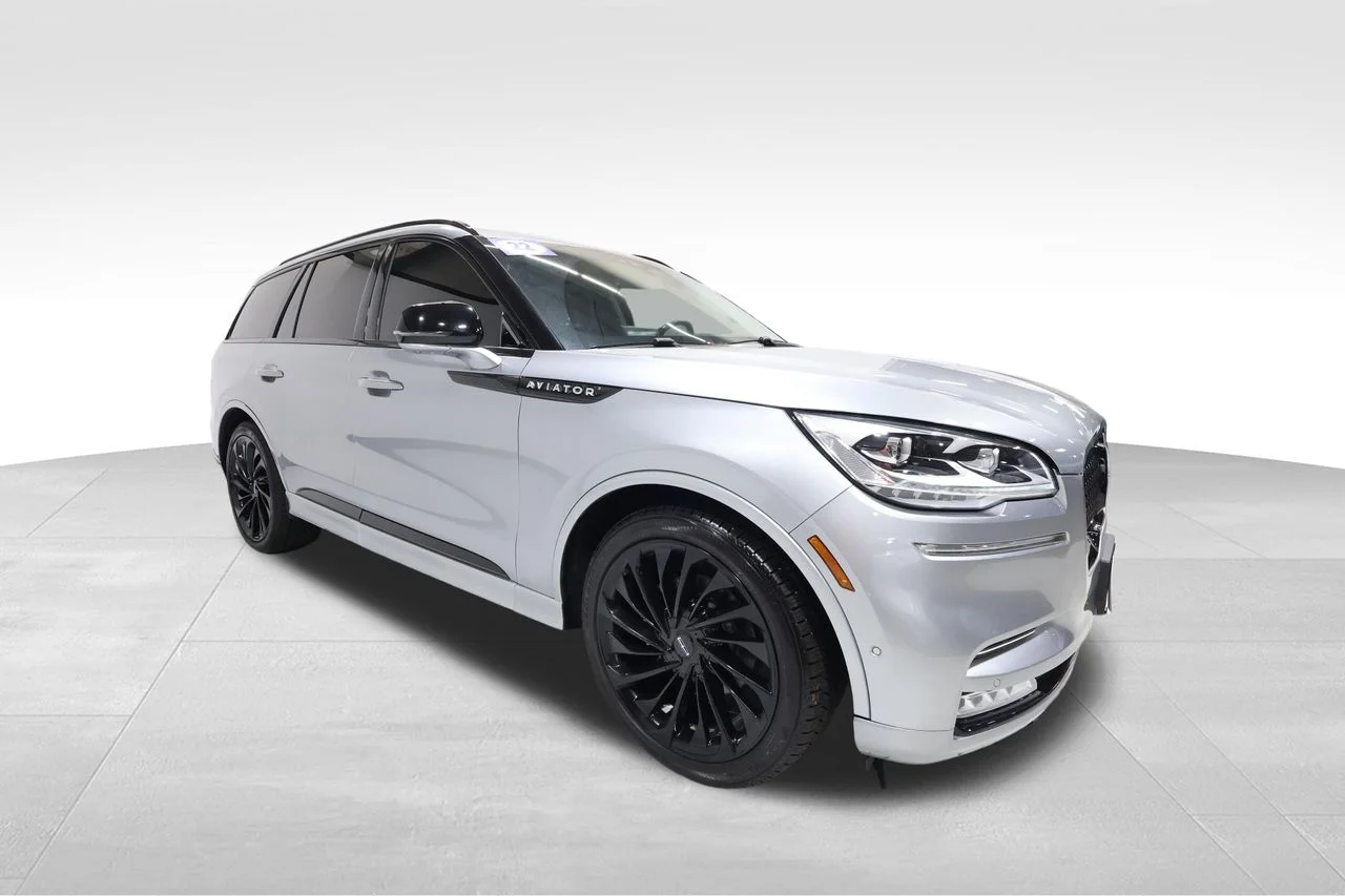 Used 2022 Silver Lincoln Reserve image 6
