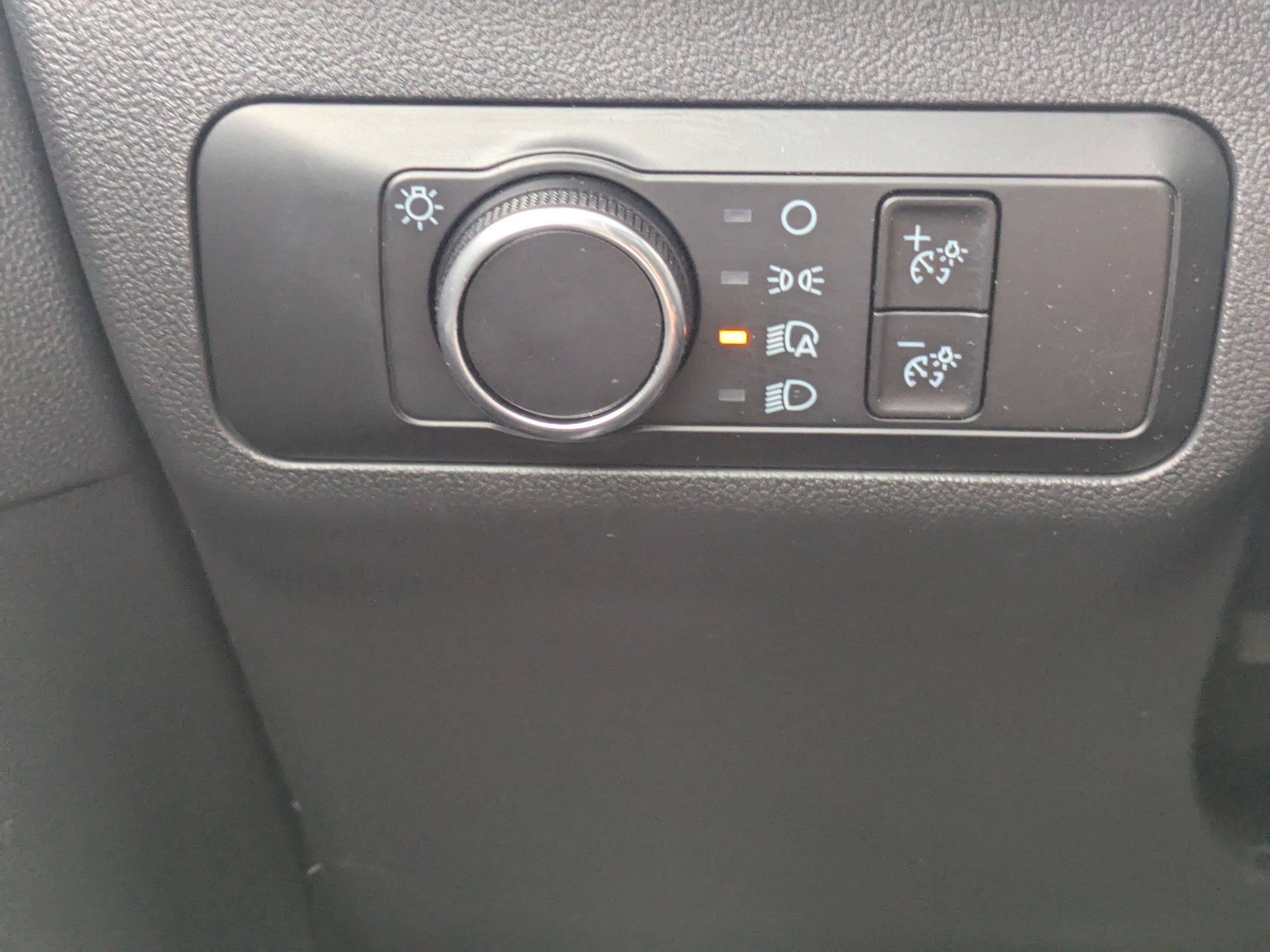 Used 2025 Oxford White Ford Active image 25