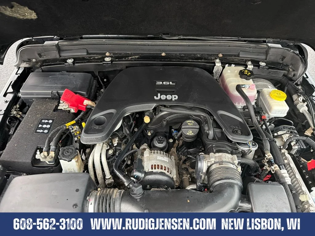 Used 2019 Black Jeep Sport S image 21