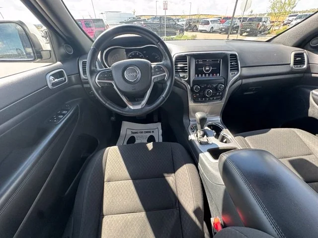 Used 2018 White Jeep Laredo E image 23