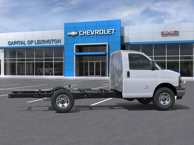 New 2025 Summit White GMC 1WT image 5