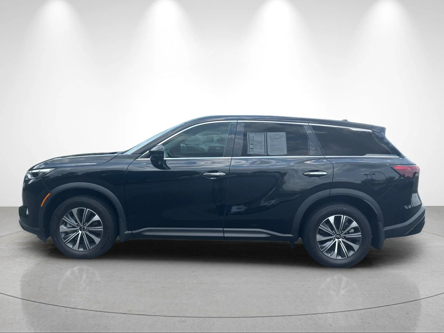 Certified Used 2025 Mineral Black INFINITI PURE image 2