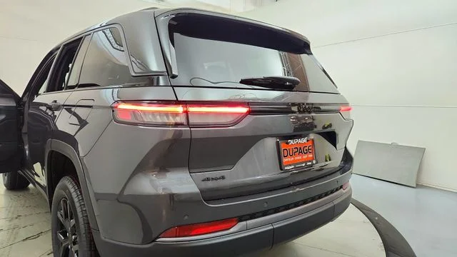 New 2026 Baltic Gray Metallic Clearcoat Jeep Altitude image 17