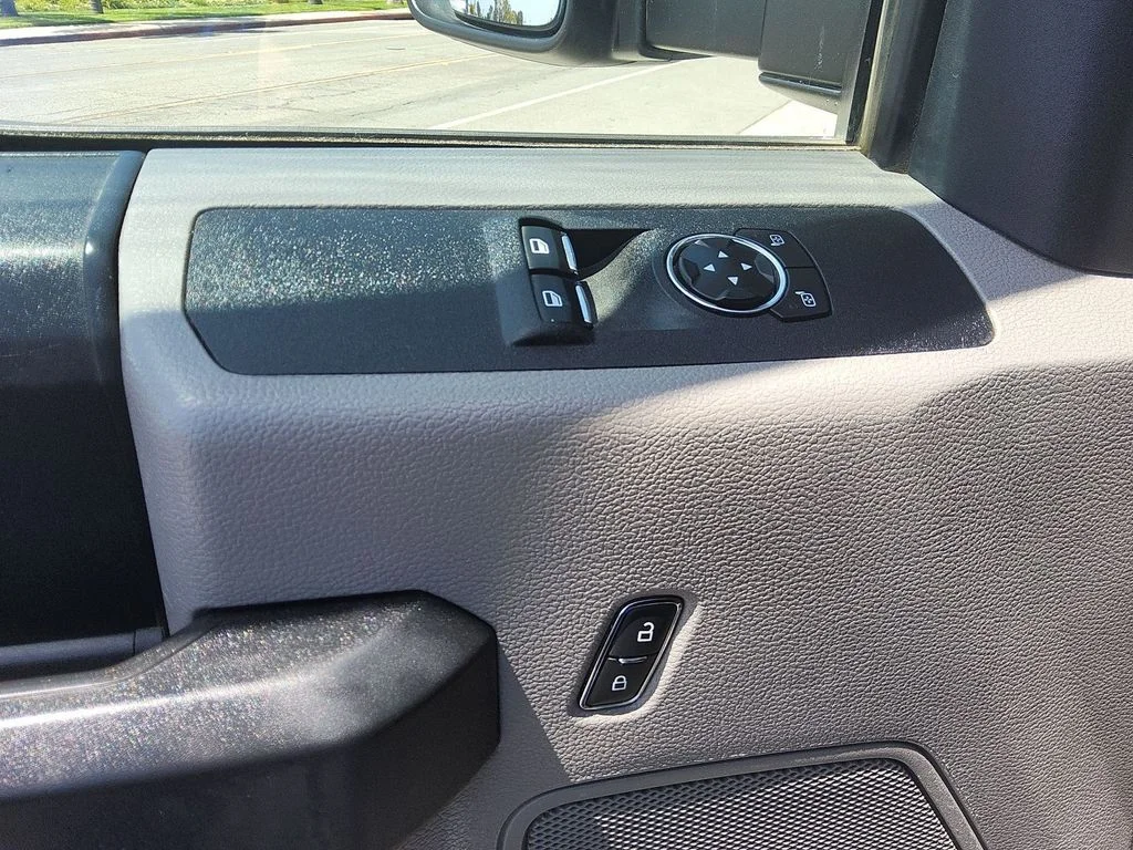 Used 2019 White Ford XL image 6