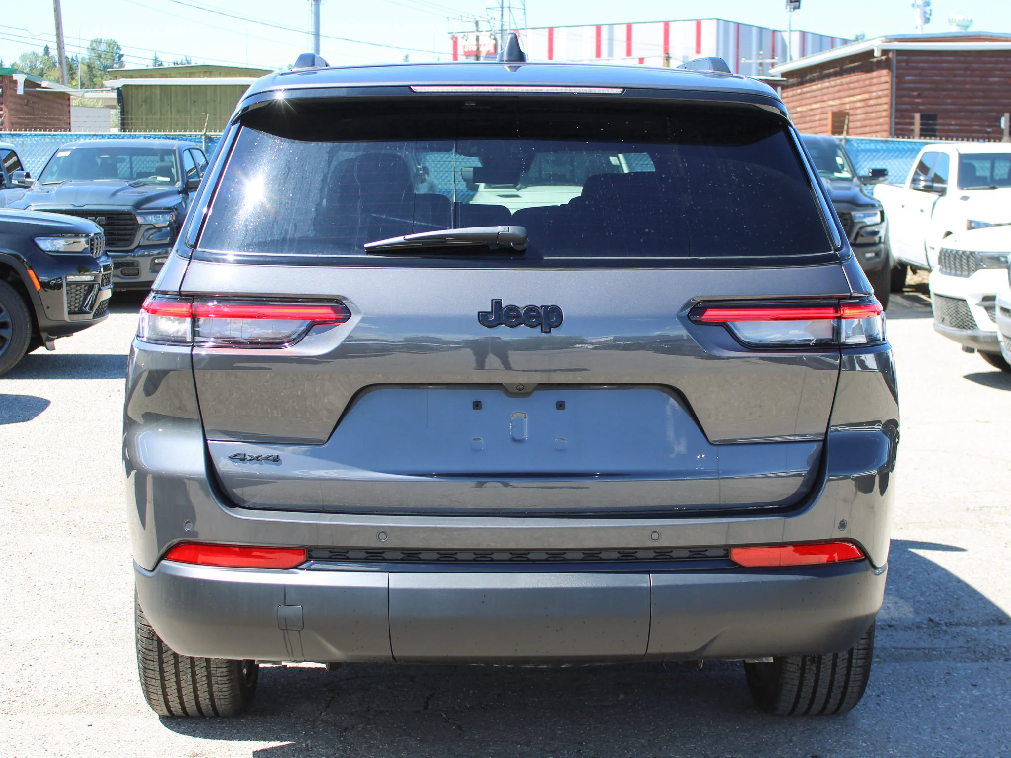 New 2025 Grey Jeep Altitude* image 4