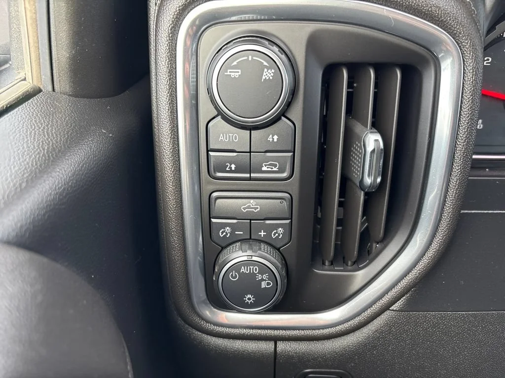 2019 Chevrolet Silverado 1500 LT - Photo 22