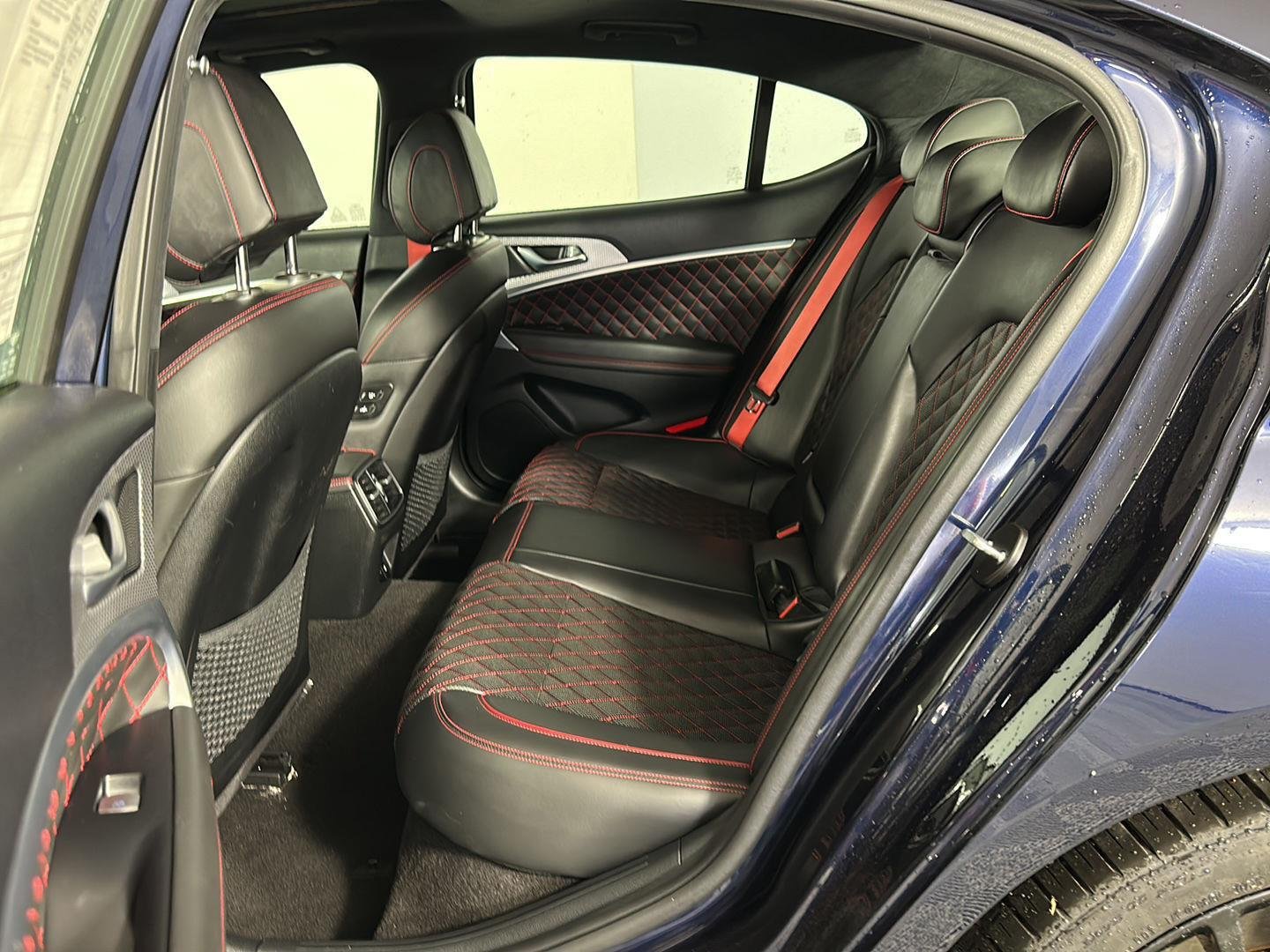 Used 2023 Capri Blue Genesis 3.3T image 28