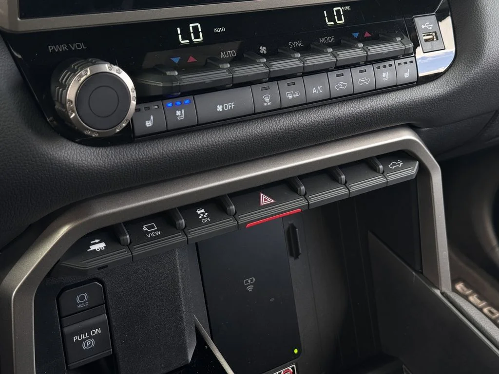 Used 2025  Toyota Limited image 21