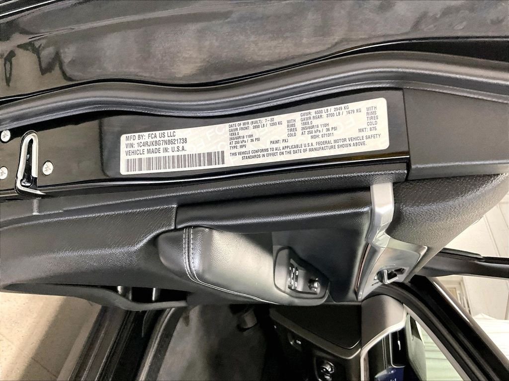 Used 2022 Black Jeep Limited image 37