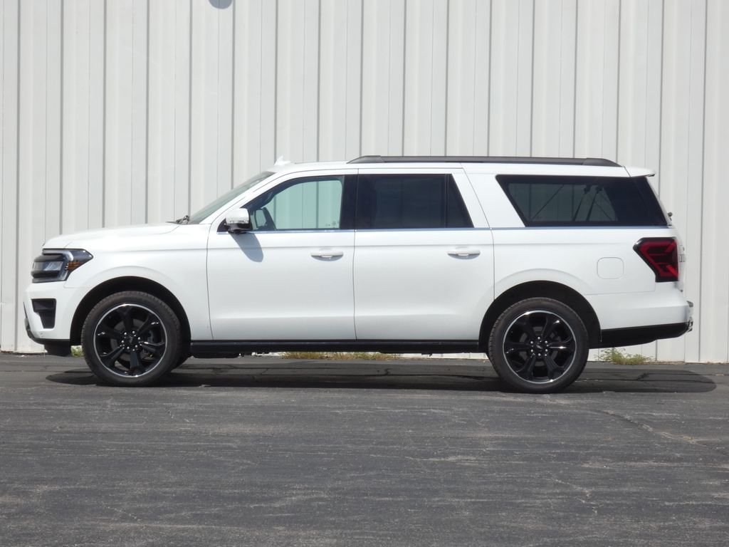 Used 2023 White Ford Limited image 6