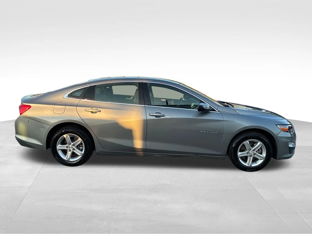 Used 2024 Gray Chevrolet LT image 7