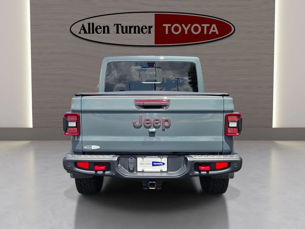 Used 2024 Gray Jeep Rubicon image 7