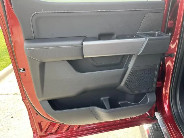 New 2026 Ruby Red Metallic Tinted Clearcoat Ford XLT image 13