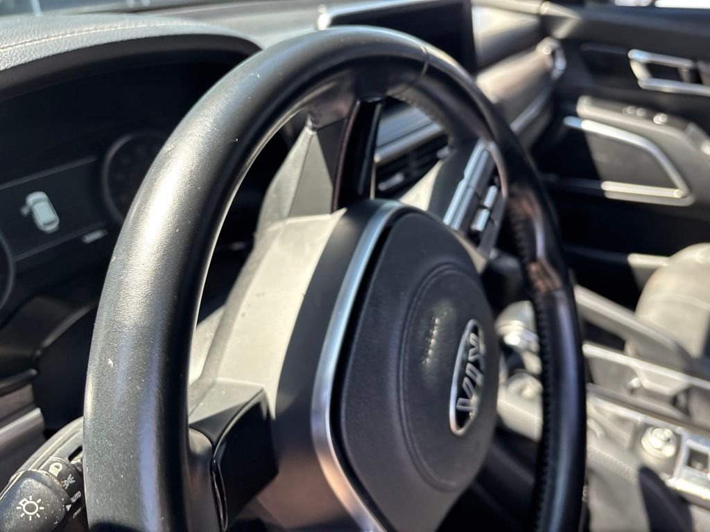 Used 2020 Black Kia SX image 19