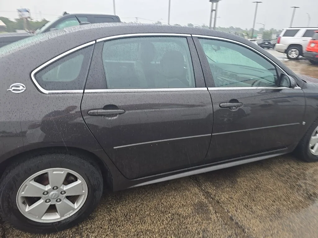 Used 2009 Brown Chevrolet LT image 6